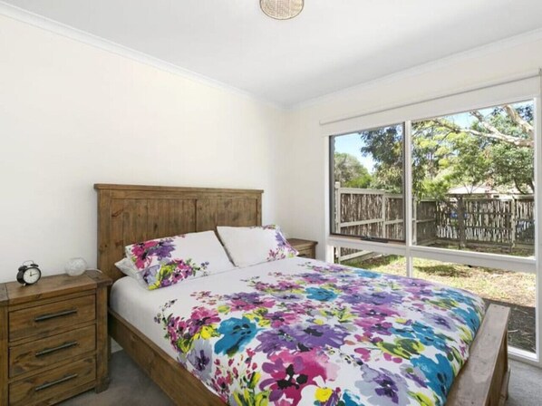 3 間睡房、熨斗/熨衫板、床單