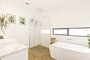 Hair dryer, towels - ALMA - sun filled stylish beach house (Torquay)