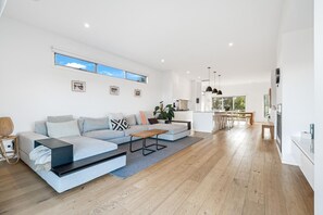TV, fireplace - ALMA - sun filled stylish beach house (Torquay)