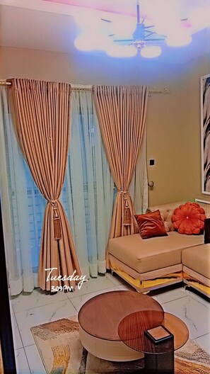 Living room - Luxury 2 Bedroom Flat Apartment Heart of Lekki (Lekki)