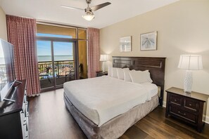 3 bedrooms, Internet, bed sheets - 3 Bedroom Beachfront Condo Great for Golf Outings (North Myrtle Beach)