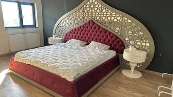 4 makuuhuonetta, silitysrauta/-lauta, Wi-Fi, vuodevaatteet