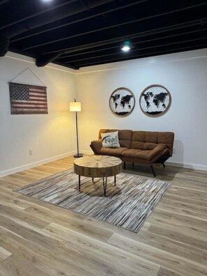 Una Smart TV, libros