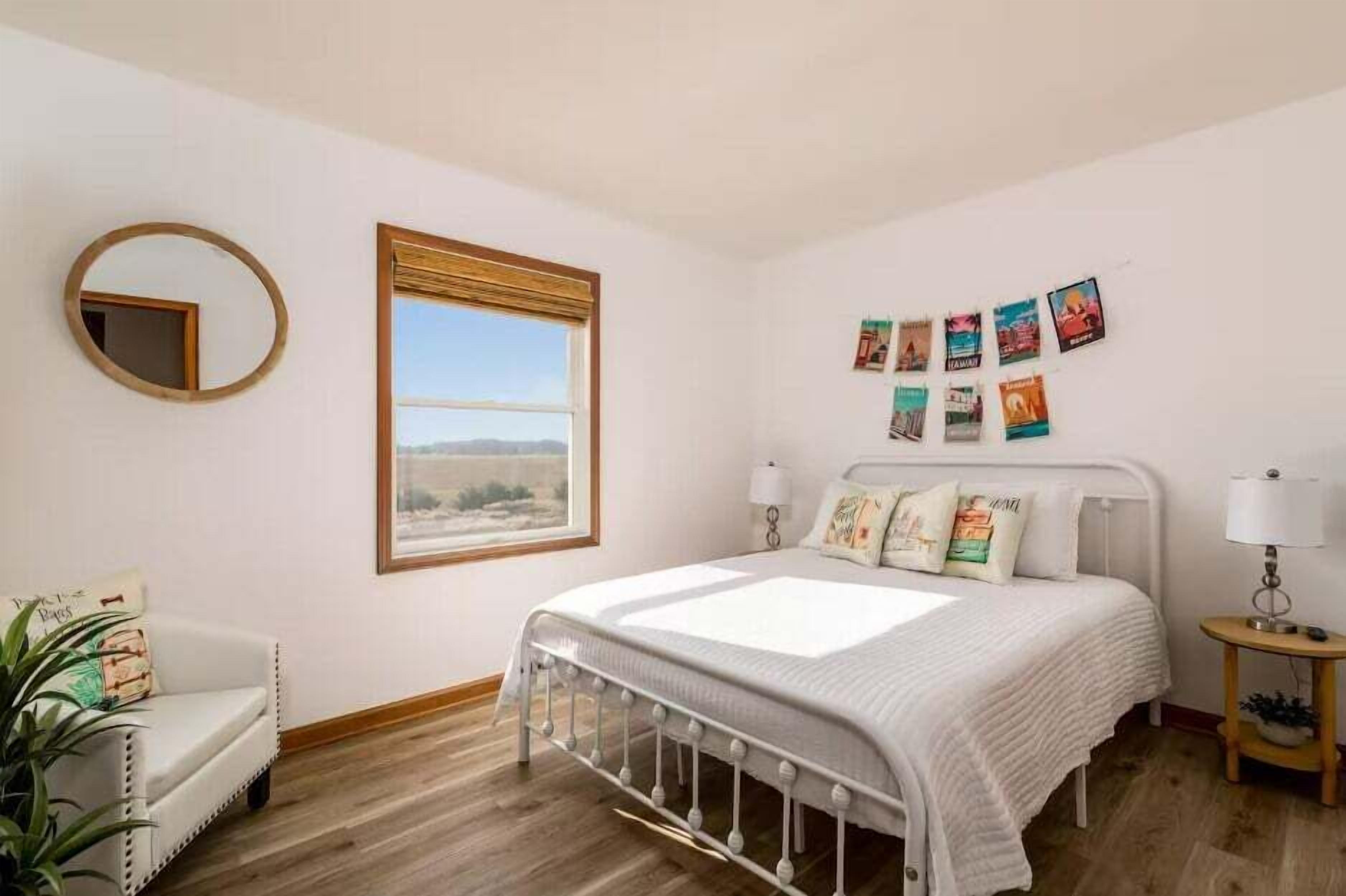 2 bedrooms, desk, free WiFi, bed sheets