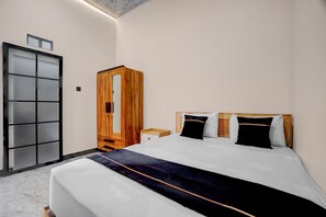 Suite, 1 Double Bed | Free WiFi, bed sheets