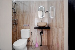 Suite, 1 dobbeltseng | Bad | Dusj og håndklær