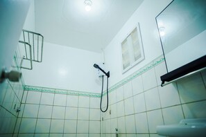 Suihku, bidee, pyyhkeet, saippua