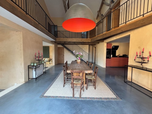 Charming house entirely renovated at the foot of a historic monument