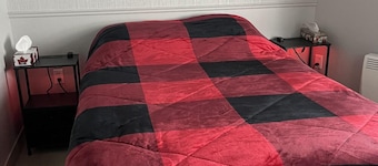 Charming little condo near a lake — 4 seasons, all inclusive.