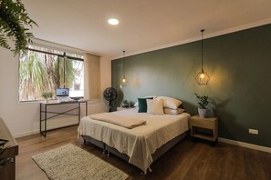 3 bedrooms, iron/ironing board, Internet, bed sheets - Gorgeous Duplex w/ Terrace, Office, Modern Kitchen (Medellín)