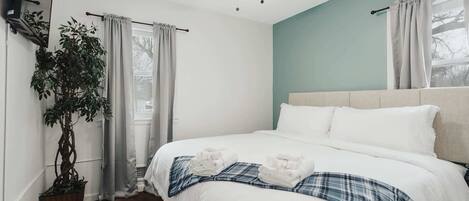 5 habitaciones, tabla de planchar con plancha, cuna de viaje y wifi