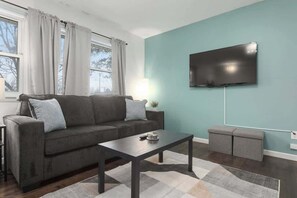 Fernseher, Tischfußball