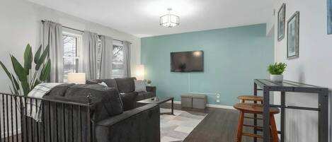 Télévision, baby-foot