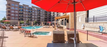 Sleeps 5_2BR_Pool_Free Parking_World cup ready!