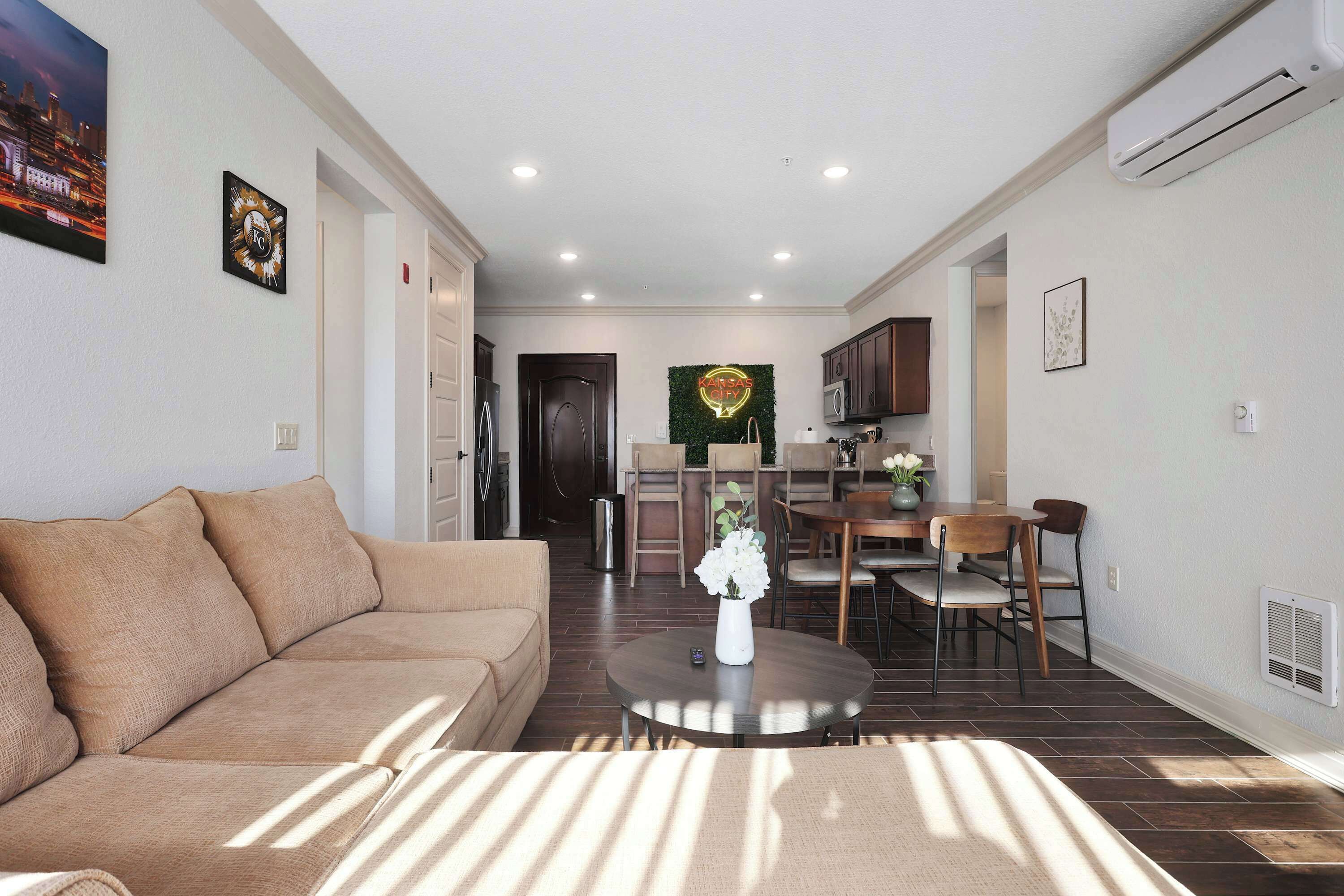 Téléviseur, bureau