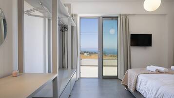 Superior-Villa, Meerblick | Zimmersafe, laptopgeeigneter Arbeitsplatz, Verdunkelungsvorhänge