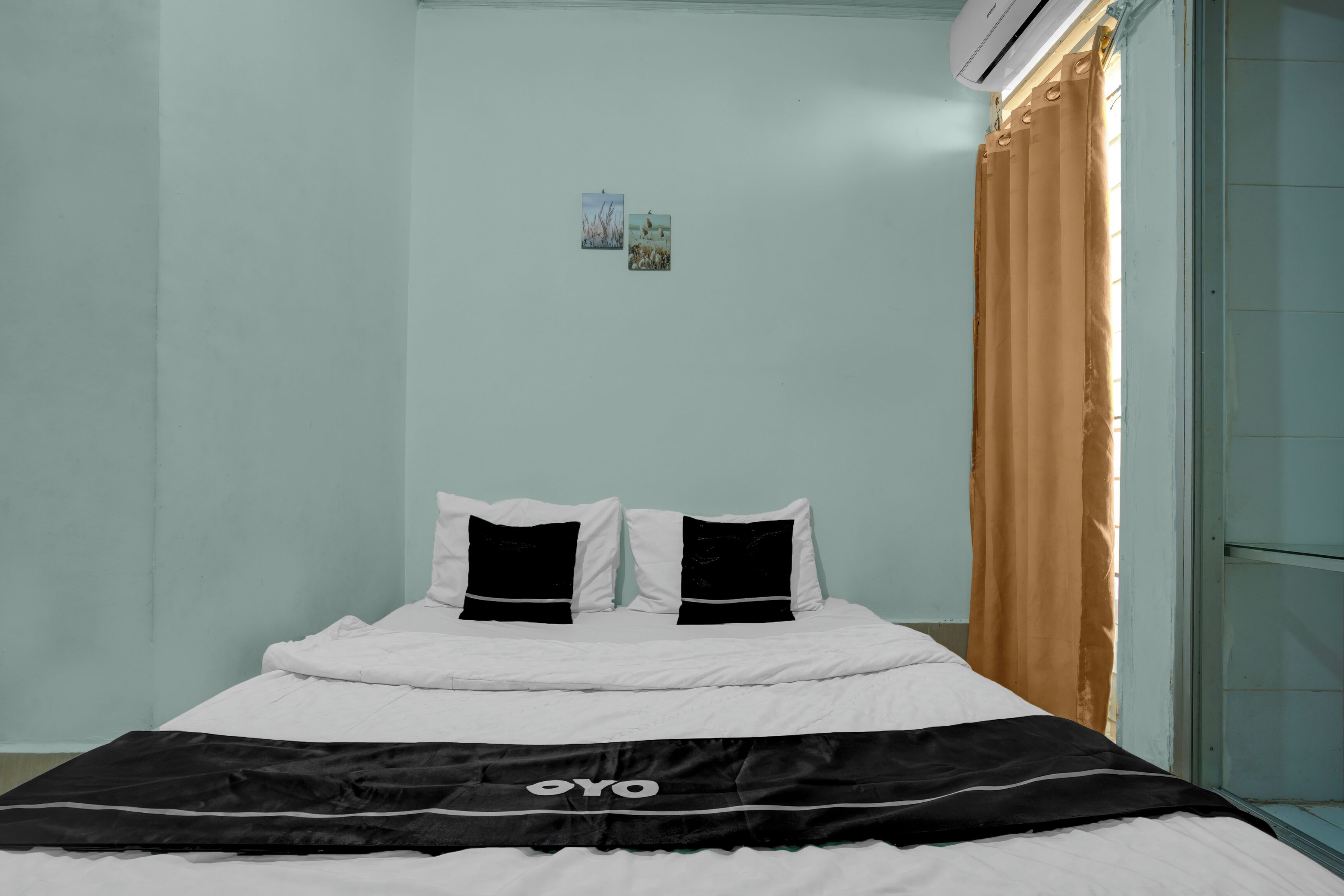 Standard Double Room | Free WiFi, bed sheets