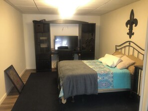 3 عدّة غرف نوم ومكواة/لوح كي وواي فاي وملاءات أسرّة