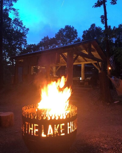 Cozy 3-bedroom Lower Level Log Home Retreat with Private Access