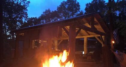 Cozy 3-bedroom Lower Level Log Home Retreat with Private Access