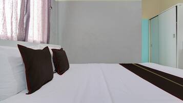 Standard Double Room | Free WiFi, bed sheets