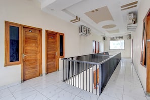 Interior detail - OYO 94919 Nay Guesthouse Dan Kost (Surakarta)