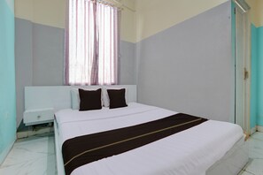 Standard Double Room - OYO 94919 Nay Guesthouse Dan Kost (Surakarta)