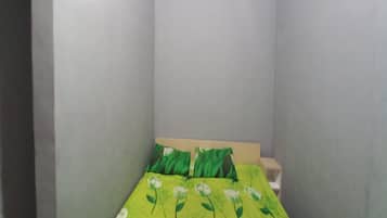 Free WiFi, bed sheets