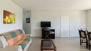 Basic Apartment | Living area