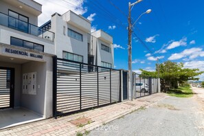 Basic Apartment | Exterior