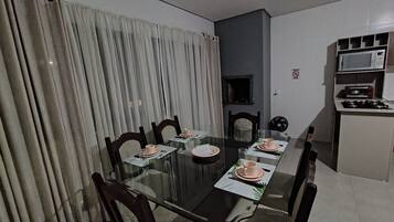 Departamento básico | Restaurantes