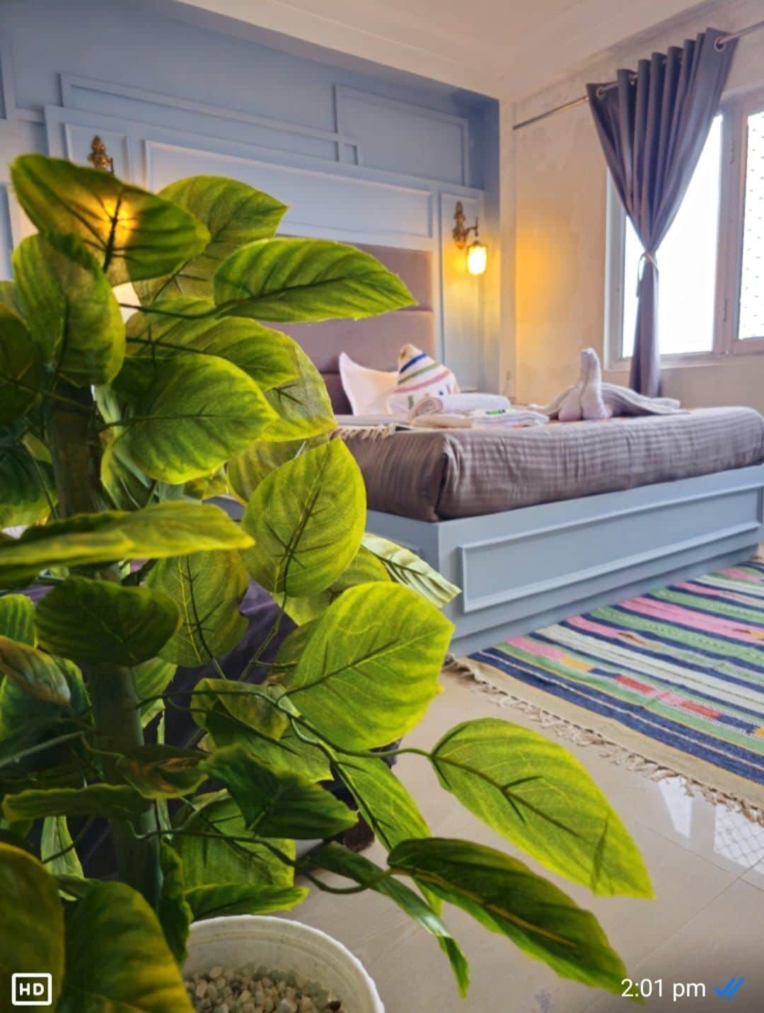 Desk, laptop workspace, free WiFi