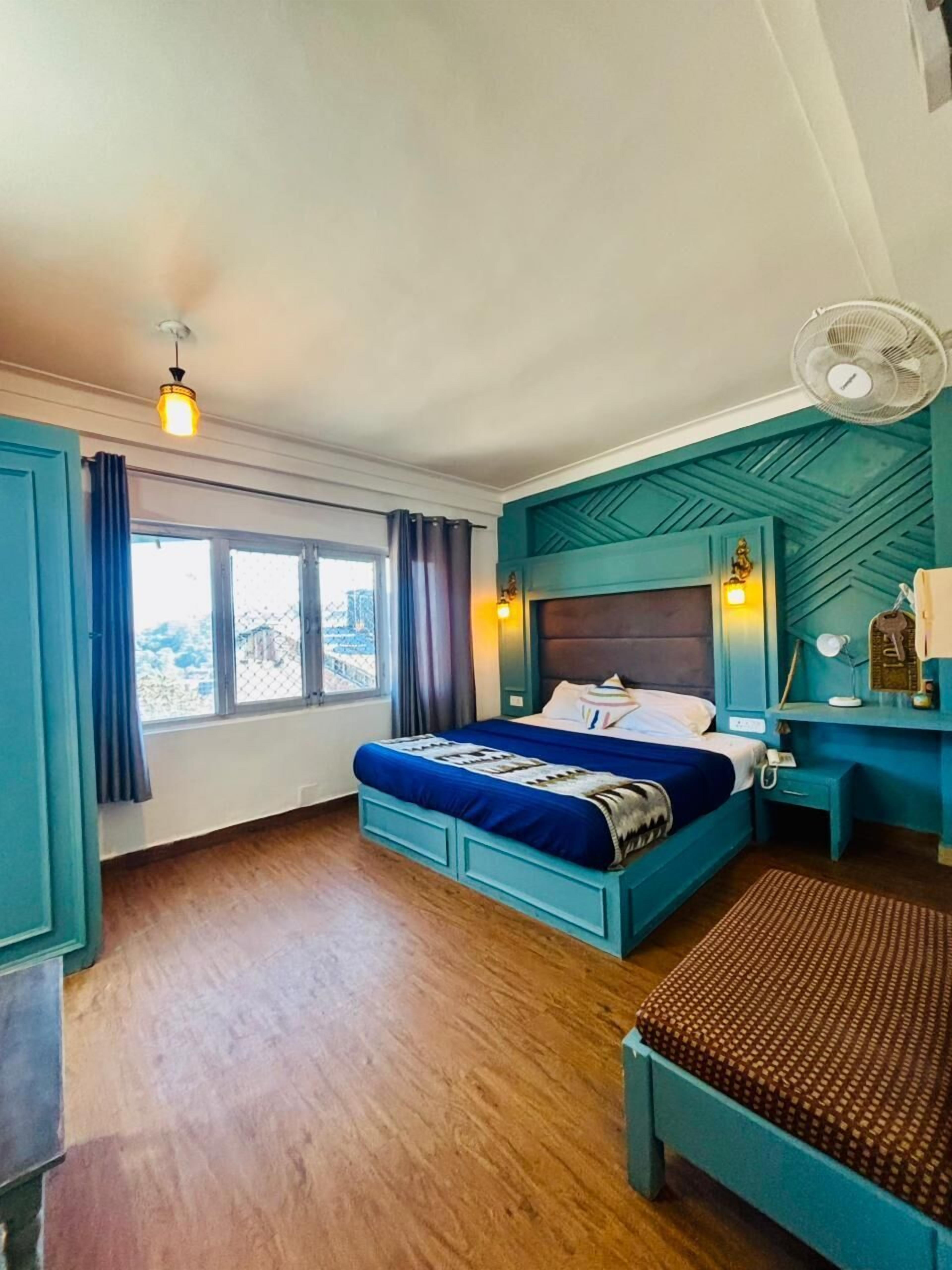 Deluxe dubbelrum - utsikt mot dalen | Skrivbord, arbetsyta för laptop och gratis wi-fi