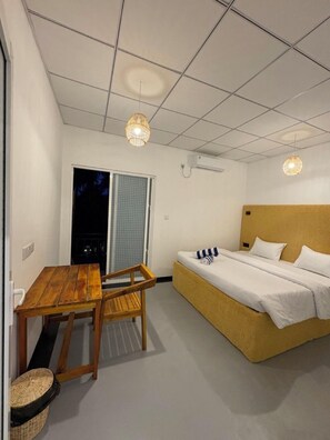 Habitación doble Deluxe, vista al jardín | Wifi gratis