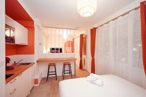 1 habitación, wifi y ropa de cama 