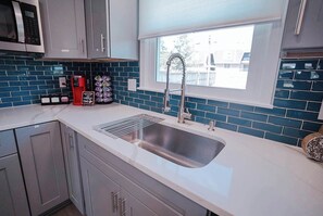 Réfrigérateur, micro-ondes, four, lave-vaisselle