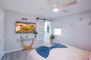 4 bedrooms, travel cot, WiFi, bed sheets - Prairie Retreat-Zona Rosa, Air Port, by Highway (Kansas City)