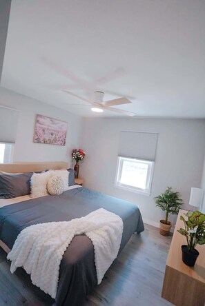 Travel cot, WiFi, bed sheets