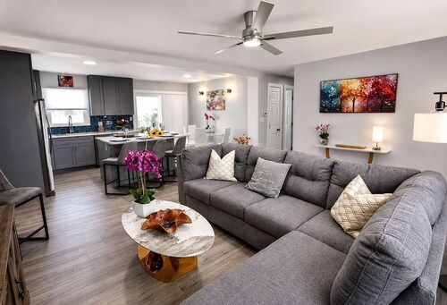 Prairie Retreat-Zona Rosa, Air Port, by Highway