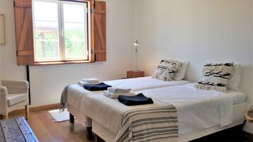 4 habitaciones, tabla de planchar con plancha y wifi gratis