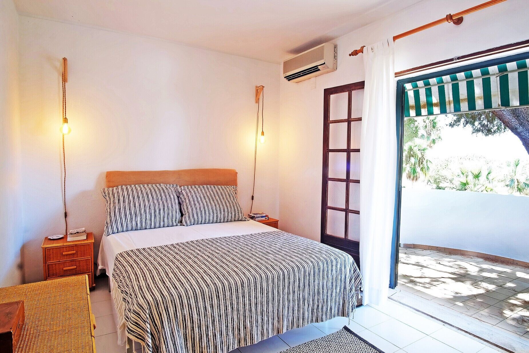 4 camere, ferro/asse da stiro, Wi-Fi gratuito, lenzuola