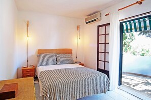 4 bedrooms, iron/ironing board, free WiFi, bed sheets - VV Beautiful Villa w/pool | A/C | VILAMOURA! (Quarteira)