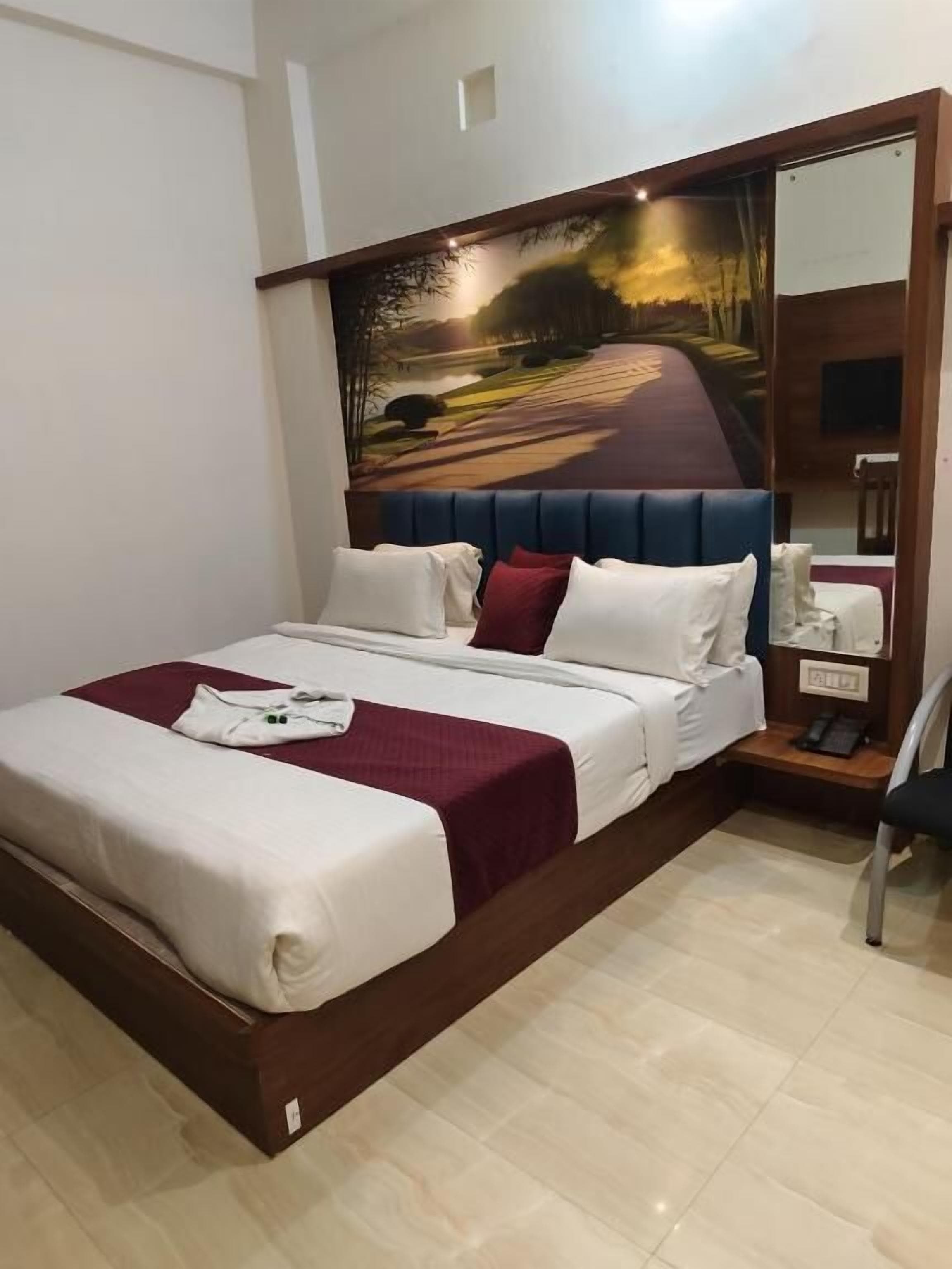 Economy Double Room | Desk, free WiFi