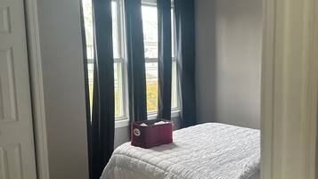 7 bedrooms, iron/ironing board, WiFi, bed sheets