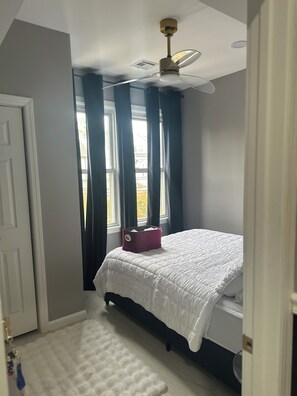 7 bedrooms, iron/ironing board, WiFi, bed sheets