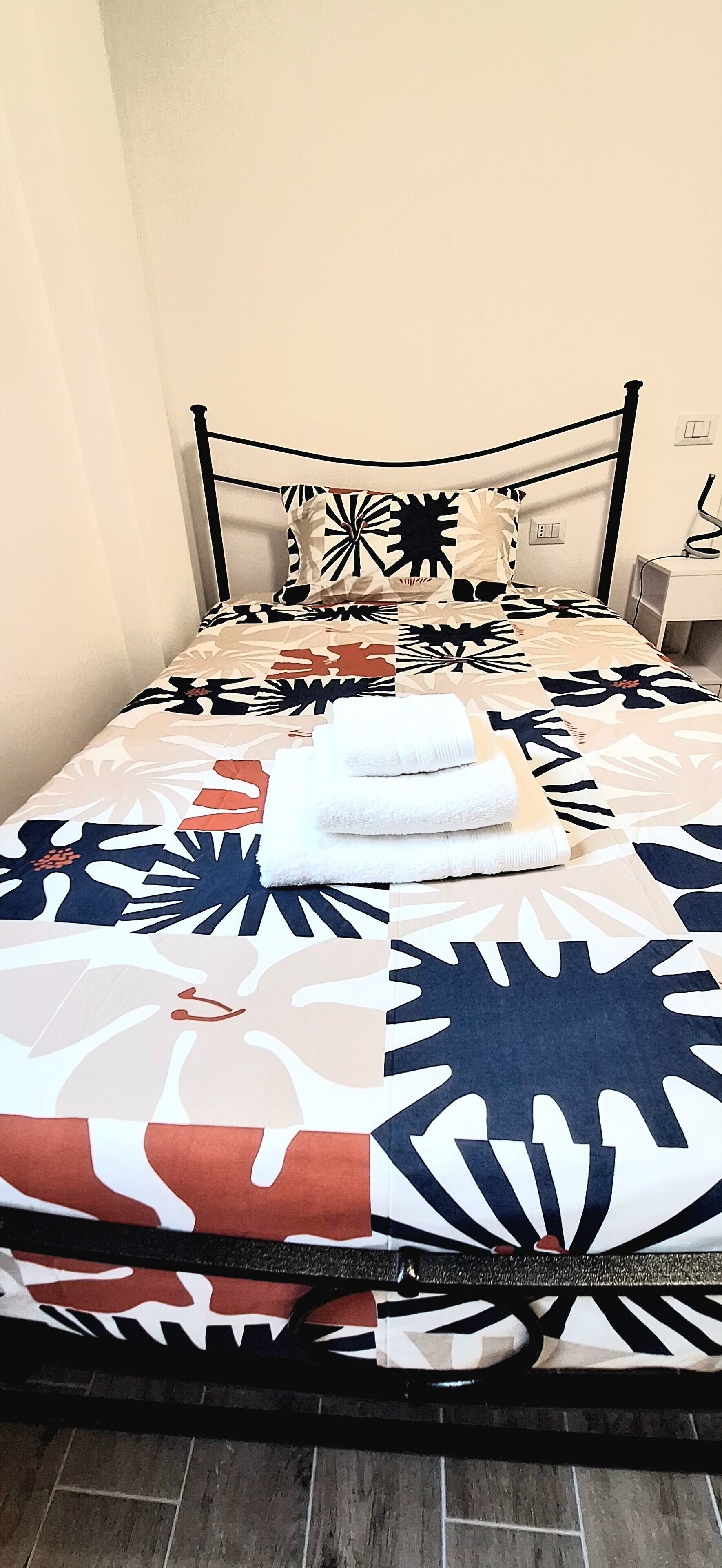 2 chambres, fer et planche à repasser, Wi-Fi, draps fournis