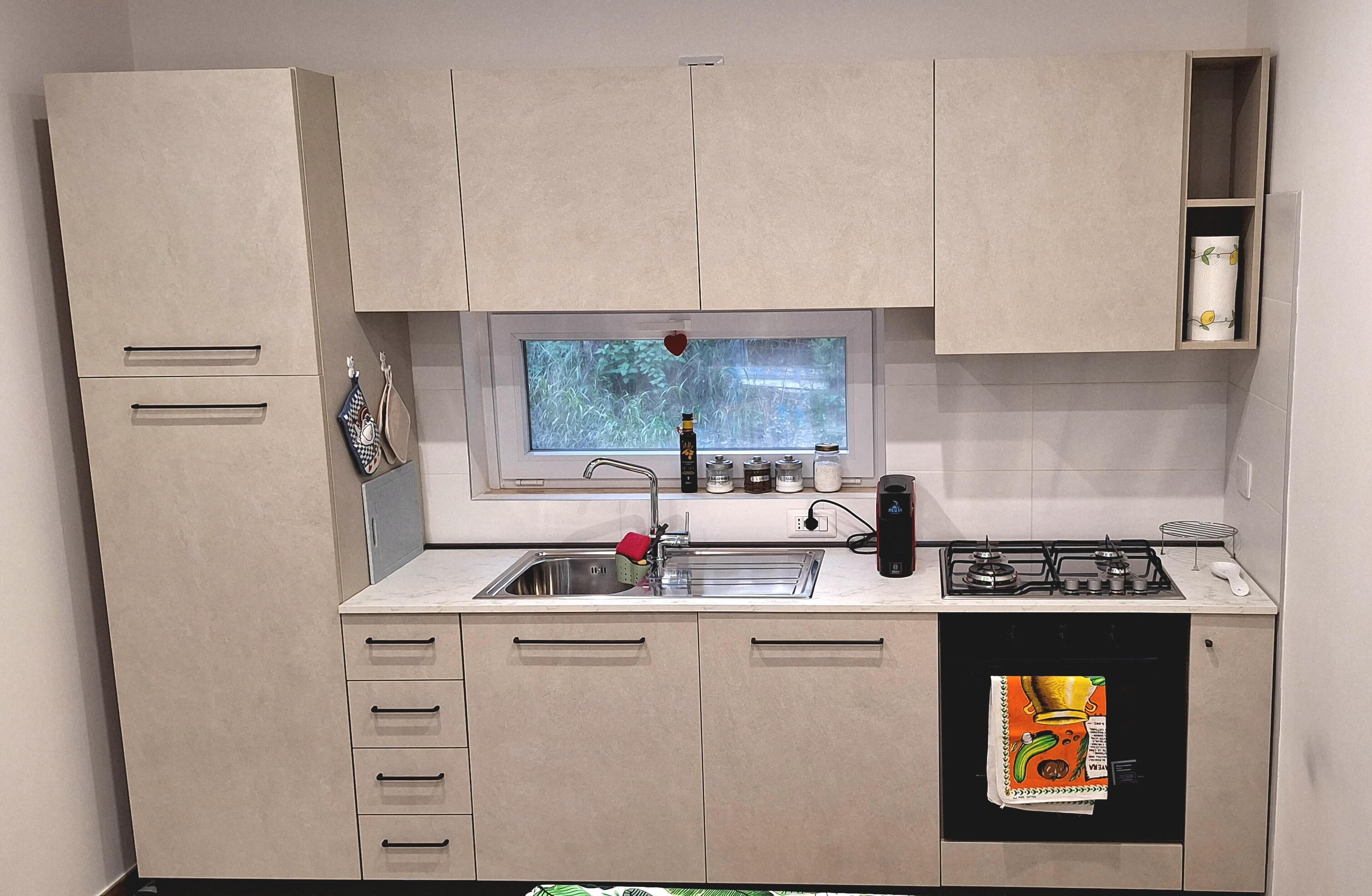 Micro-ondes, four, plaque de cuisson, lave-vaisselle