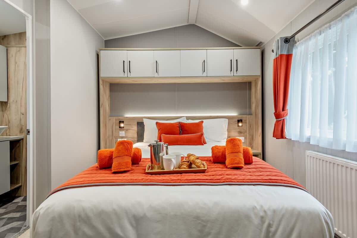 2 bedrooms, iron/ironing board, travel crib, free WiFi