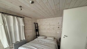 5 bedrooms, WiFi (free)