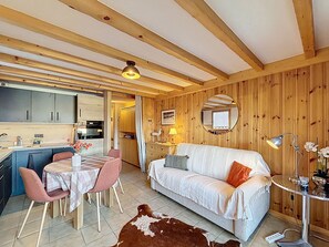 TV - Cozy apartment with balcony near Combloux center (Combloux)